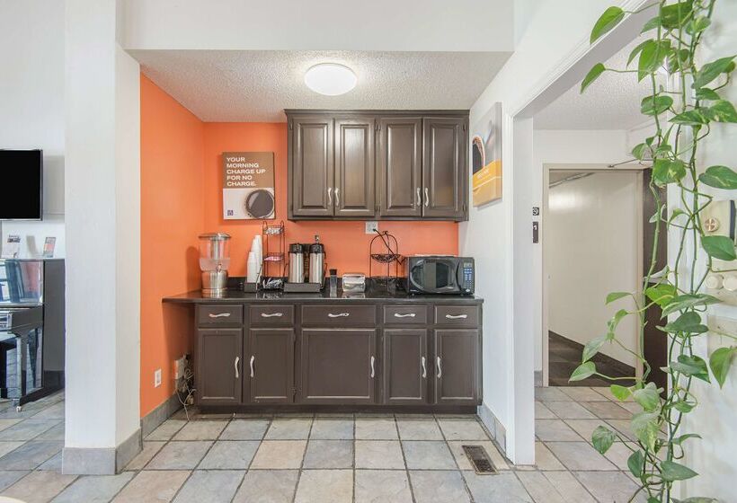 Motel 6 Lawrence, Ks