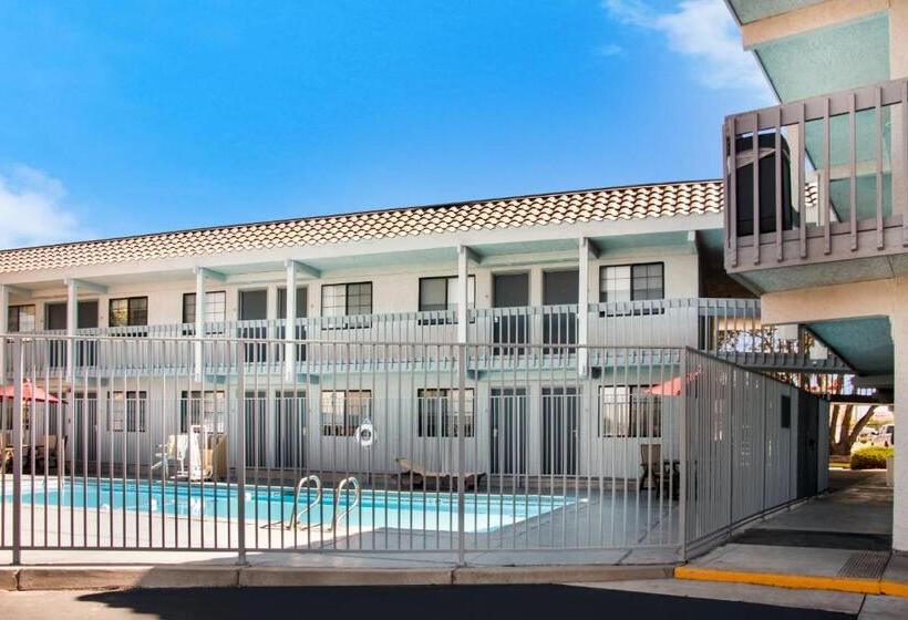 汽车旅馆  Quality Inn Santa Fe New Mexico