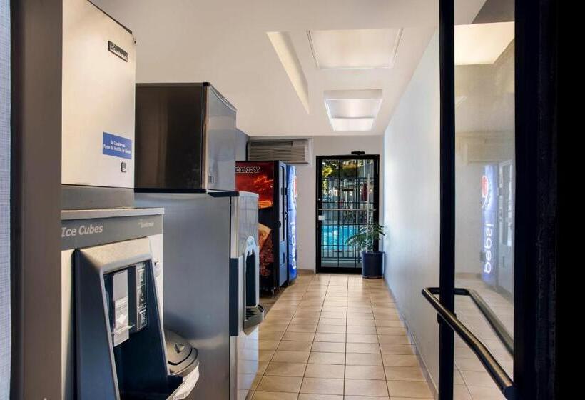 汽车旅馆  Quality Inn Santa Fe New Mexico