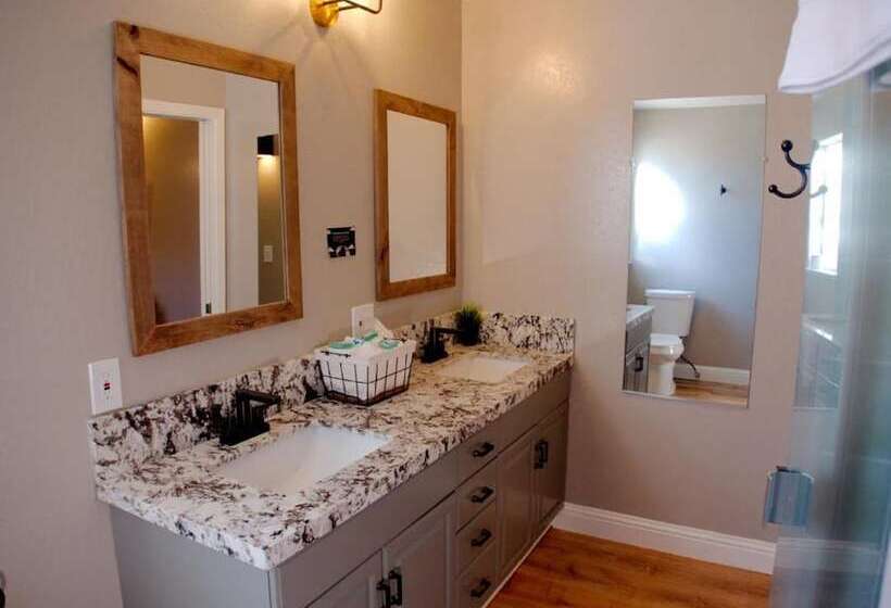 فندق على الطريق The Inn At Boatworks, Lake Tahoe