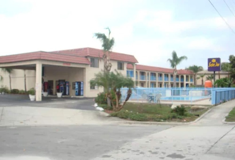 מוטל Westmont Inn  Lakeland