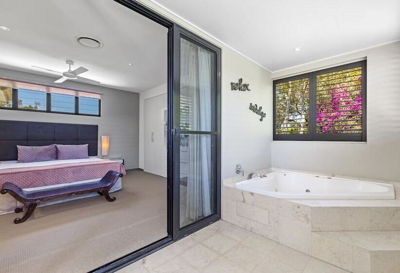 Noosa Village River Resort