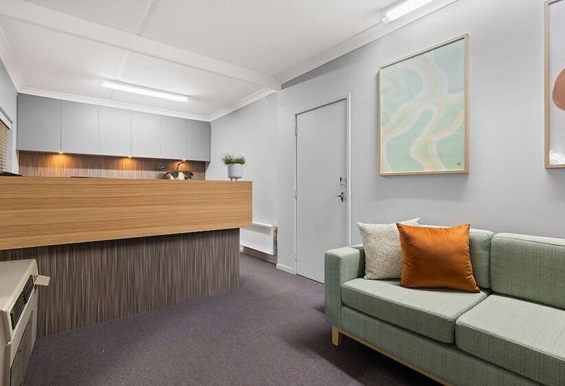 Oxley Court Serviced Apartments