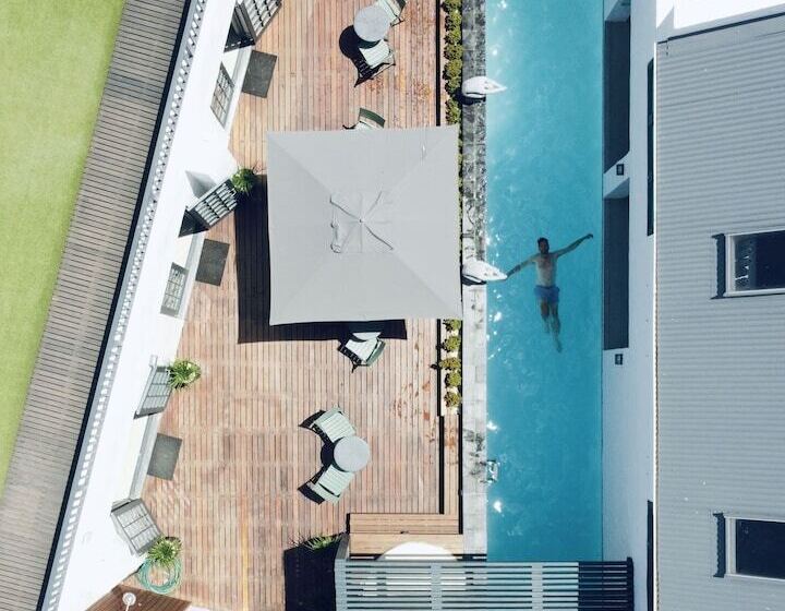 פנסיון Abalone Hotel & Villa S