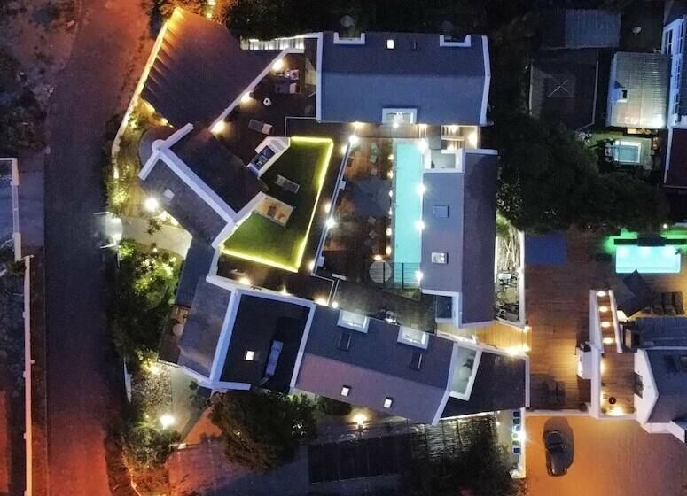 פנסיון Abalone Hotel & Villa S