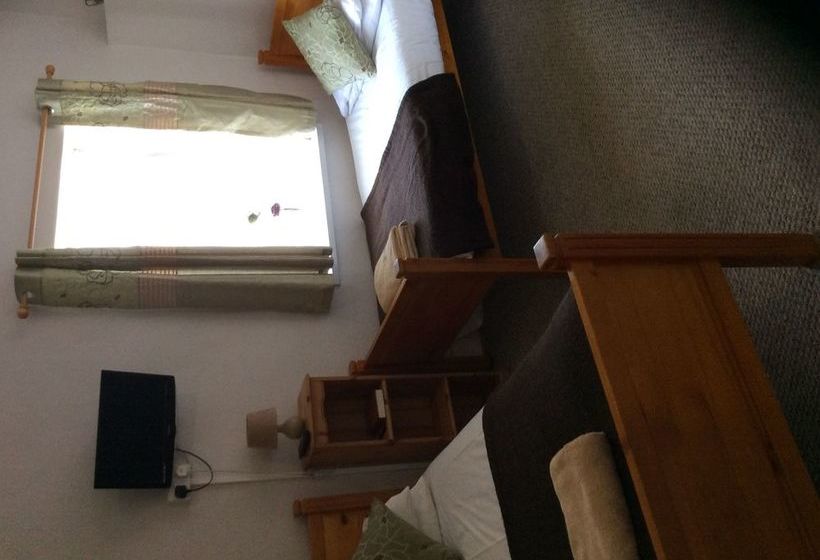 بنسيون Alexandra Guest House