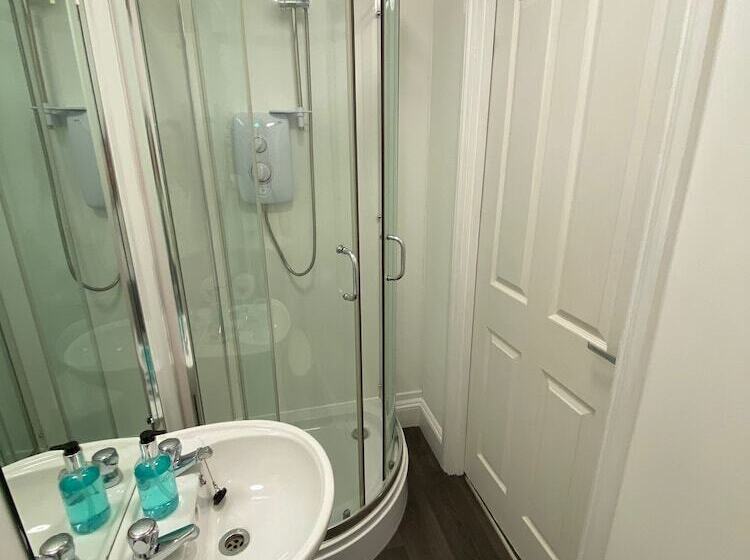 ペンション Ambleside Central