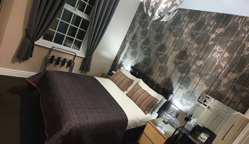 פנסיון Beechwood Guest House