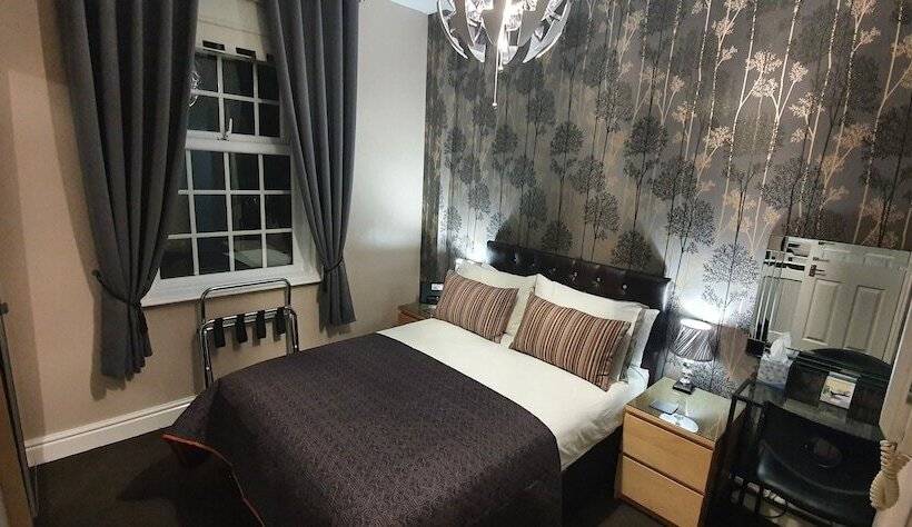 פנסיון Beechwood Guest House