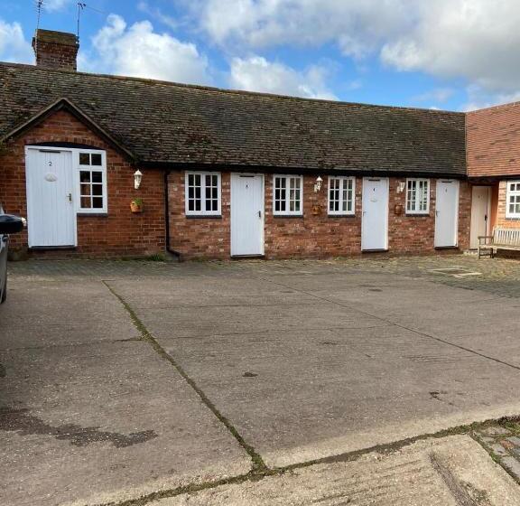 膳宿费 Church Farm Accommodation