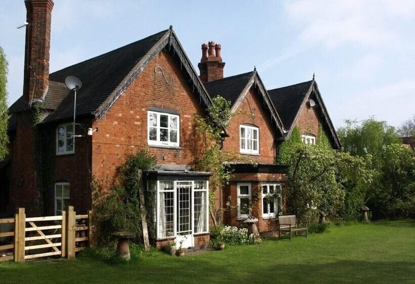 膳宿费 Church Farm Accommodation