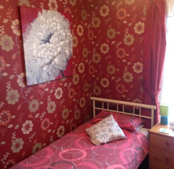 פנסיון Copperfields Guest House