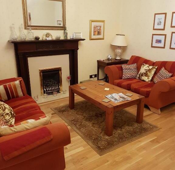 ペンション Hamilton House