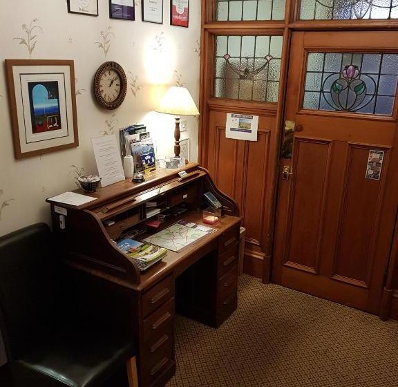 ペンション Hamilton House