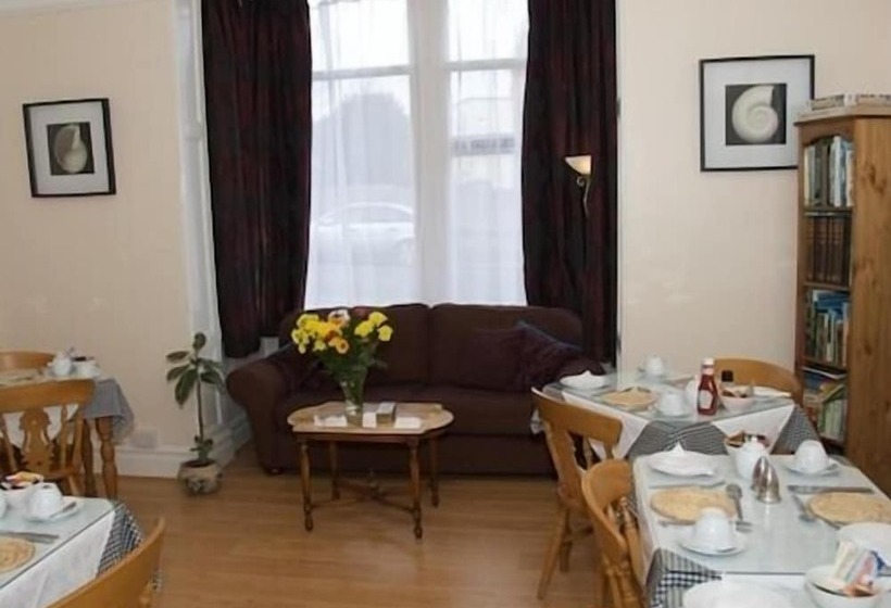 بنسيون Harlequin Guest House With Parking