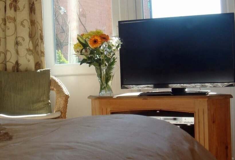 بنسيون Harlequin Guest House With Parking