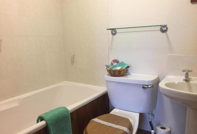 بنسيون Middle Flass Lodge