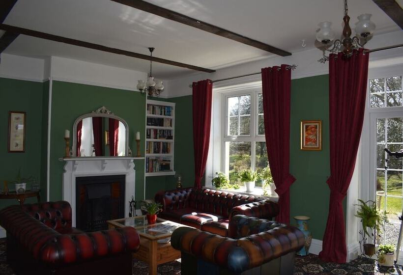 بنسيون Moorlands