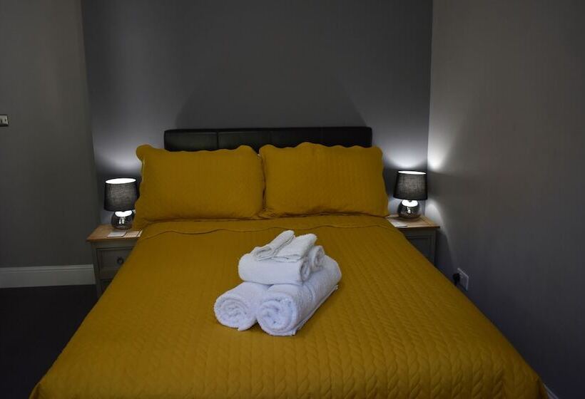 بنسيون Moorlands