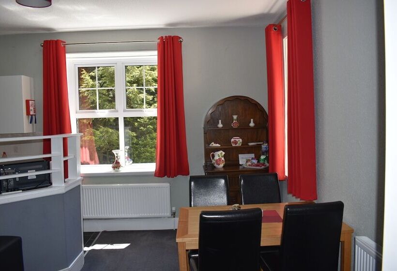 بنسيون Moorlands