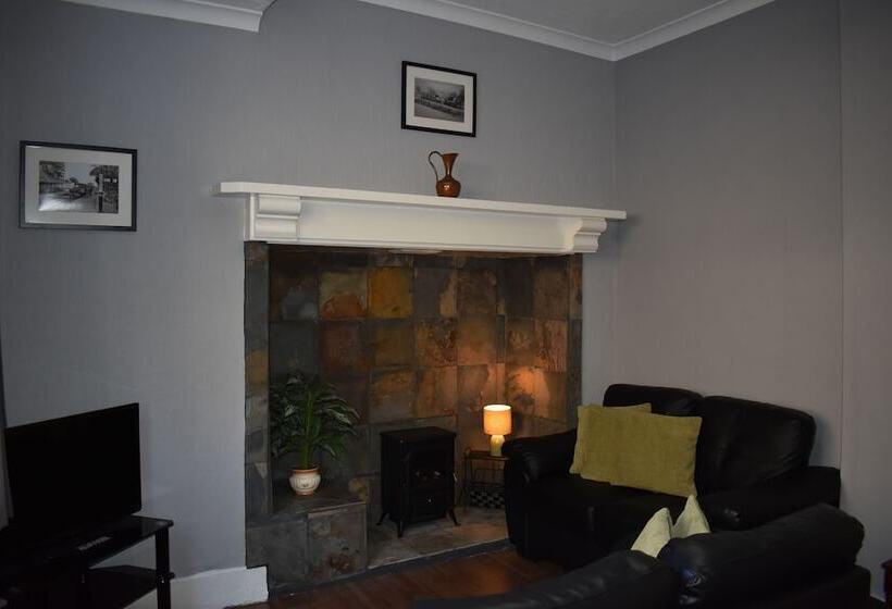 بنسيون Moorlands