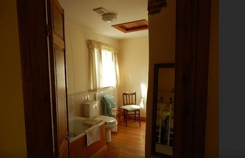 Пансион Old Wills Farm