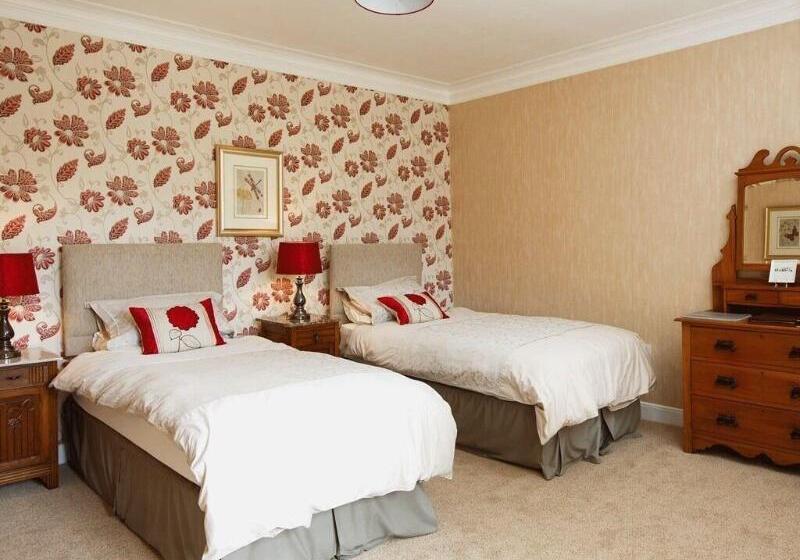 膳宿费 Portclew House