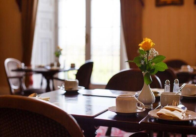 פנסיון Portclew House