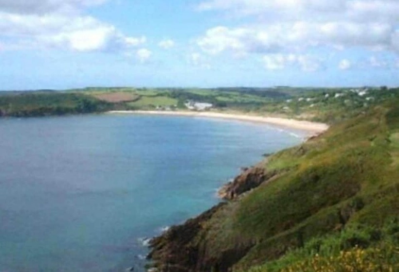 膳宿费 Portclew House