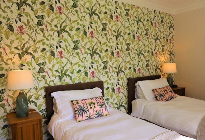 膳宿费 Portclew House