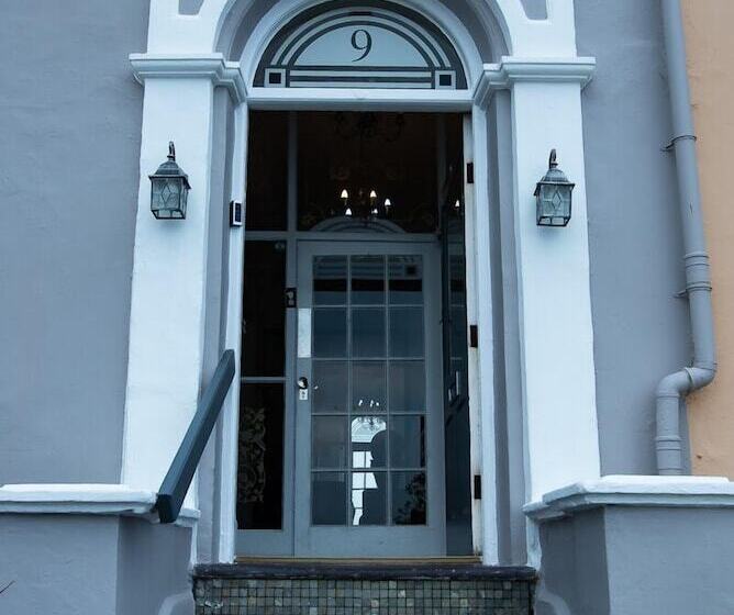 بنسيون Promenâd Bed & Breakfast