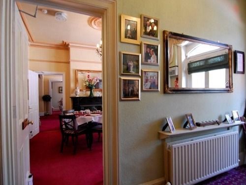 پانسیون Riverbank House