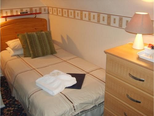 بنسيون Rolling Waves