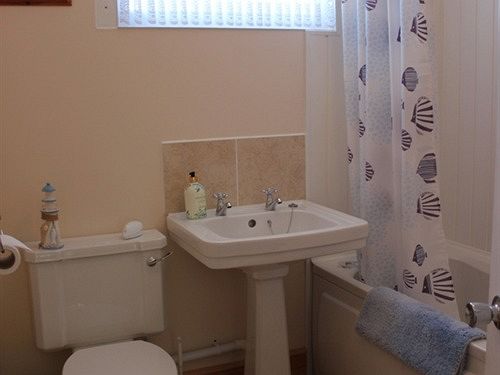 بنسيون Rolling Waves