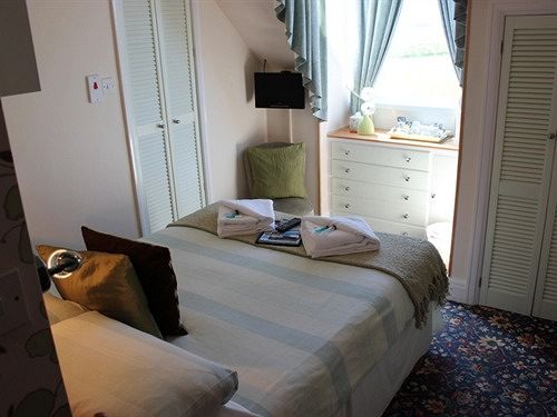 بنسيون Rolling Waves