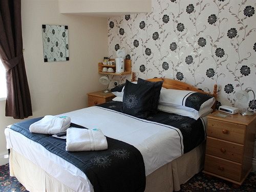 بنسيون Rolling Waves