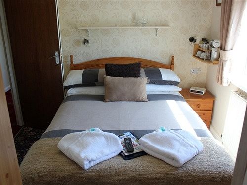 بنسيون Rolling Waves