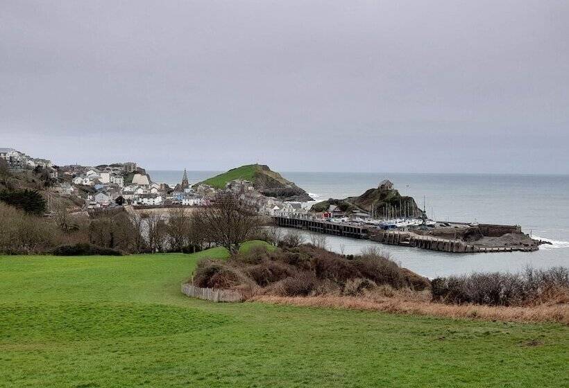 پانسیون Saffron House