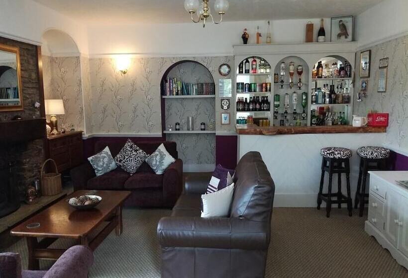 پانسیون Saffron House