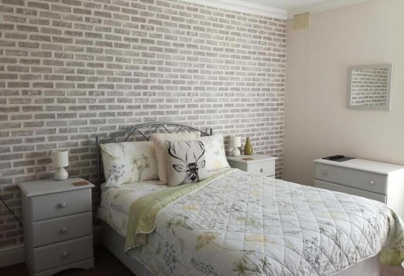 پانسیون Saffron House