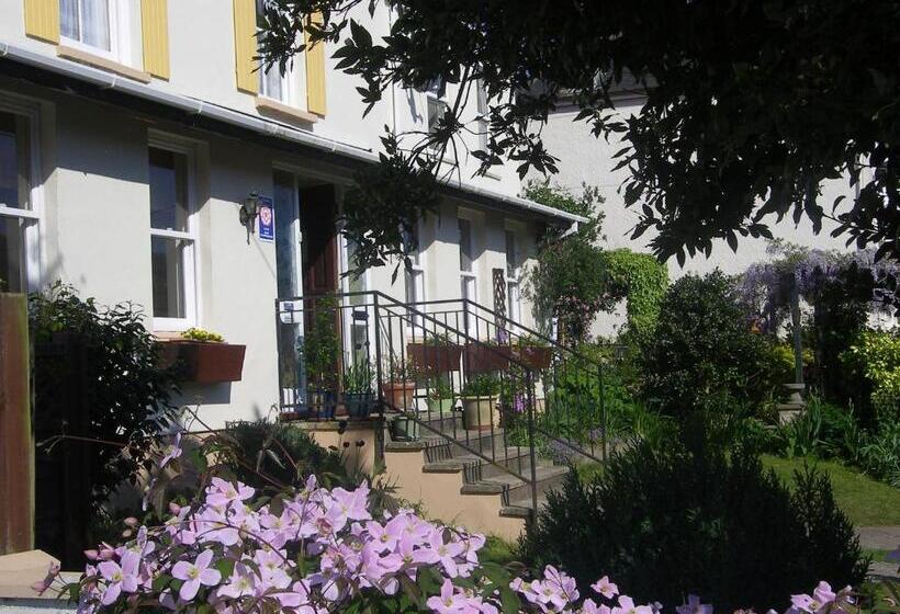 پانسیون Saffron House