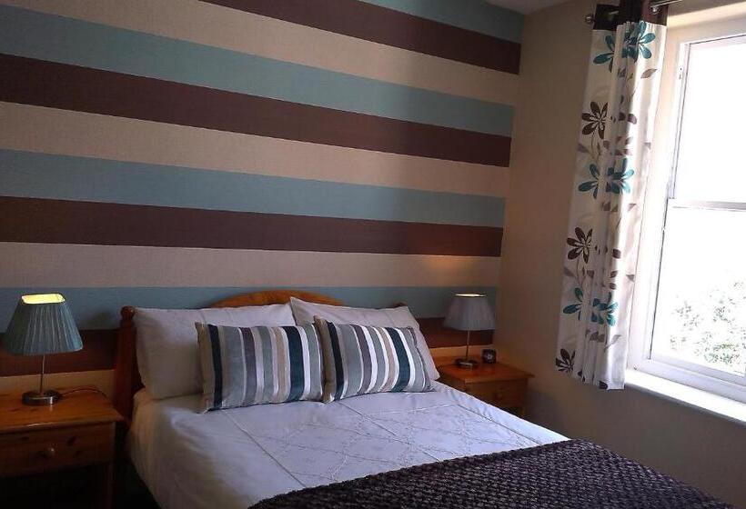 پانسیون Saffron House