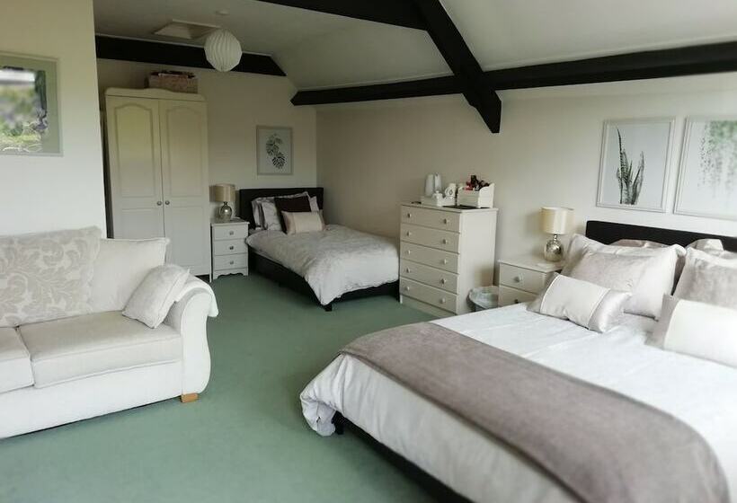 بنسيون Steps Farmhouse B&b