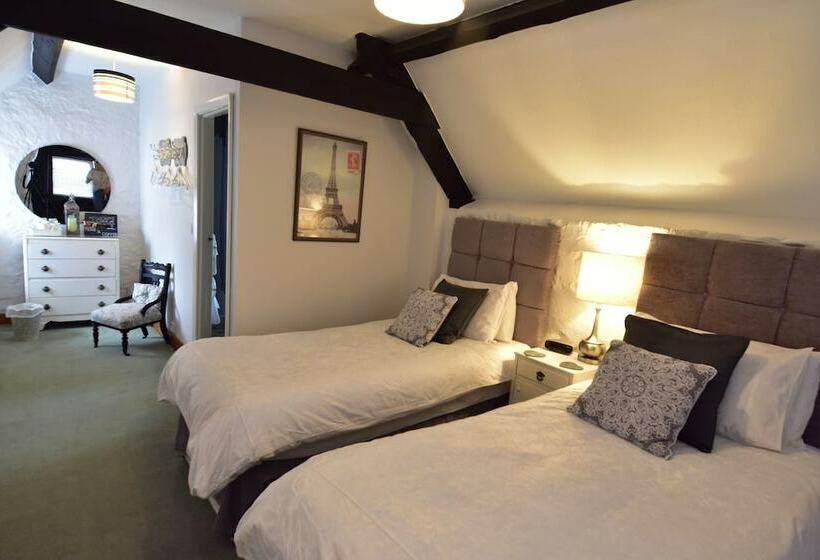 بنسيون Steps Farmhouse B&b