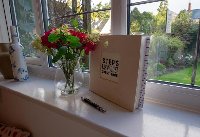 بنسيون Steps Farmhouse B&b