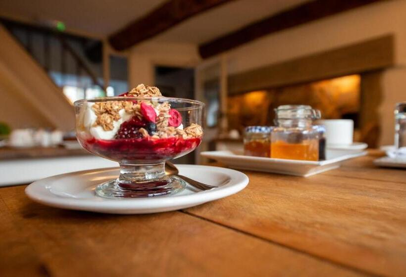 بنسيون Steps Farmhouse B&b