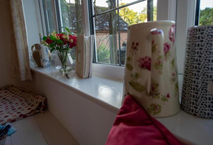 بنسيون Steps Farmhouse B&b