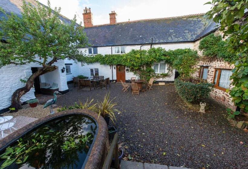 بنسيون Steps Farmhouse B&b