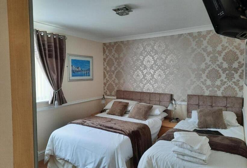 פנסיון Surrey House