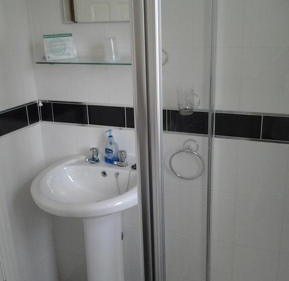 פנסיון Surrey House